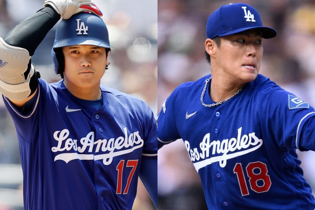 ドジャースの大谷翔平がメジャー初完投と２年連続２桁勝利を挙げた山本由伸を祝福したシーンが話題となっている。(C) Getty Images