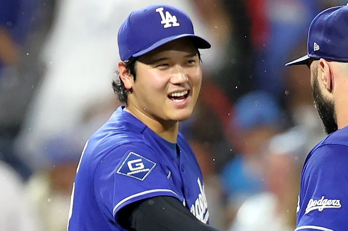 コールの足が右ひじに接触した大谷。(C) Getty Images