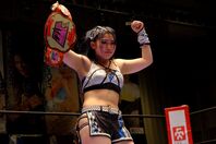 稲葉ともかが初戴冠。JTO GIRL王座を団体に取り戻した。写真：橋本宗洋
