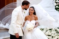 南イタリア・プーリア州のロコロトンド村で結婚式を挙げたドンナルンマとアレッシアさん。(C)REUTERS／AFLO
