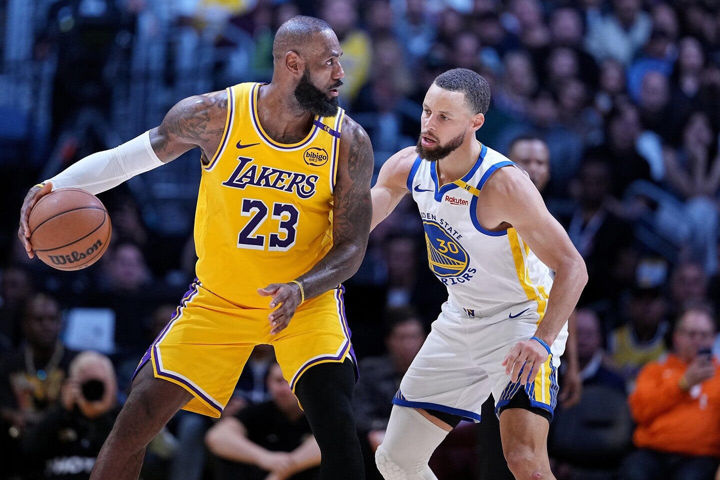 レブロン（左）とカリー（右）の夢のタッグは実現しなかった。(C)Getty Images