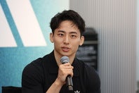 トークショーの中で唯一、河村が熟考するシーンがあった。写真：滝川敏之