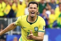 W杯日本戦で決勝ゴールを決めたブラジル代表のマルチネッリが、婚約者イザベラさんと結婚式を挙げた。(C)Getty Images
