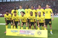 ジャパンツアーで来日中のドルトムントの選手らが渋谷に姿を現わし、街中が騒然となった。写真：永島裕基