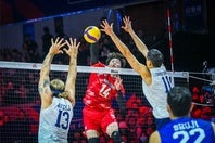 日本は米国に敗れ13連勝でストップ。決勝進出を逃した。(C)Volleyball World