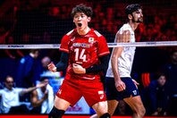 日本は米国とフルセットの死闘を演じた。(C)Volleyball World