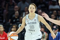 WNBA初得点を挙げた山本。(C) Getty Images