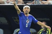 北中米W杯のスウェーデン戦で途中出場した長友。写真：金子拓弥（THE DIGEST写真部／JMPA代表撮影）