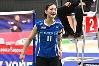 女子バドミントンの宮崎友花。写真：鈴木颯太朗