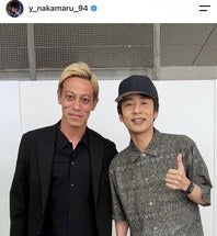 タレントの中丸雄一さんが本田圭佑とのツーショットを公開した。写真：本人のインスタグラム投稿（＠ y_nakamaru_94）