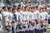 接戦を制した花巻東のナイン。部の方針は変わっても「らしさ」を貫く　写真：THE DIGEST写真部