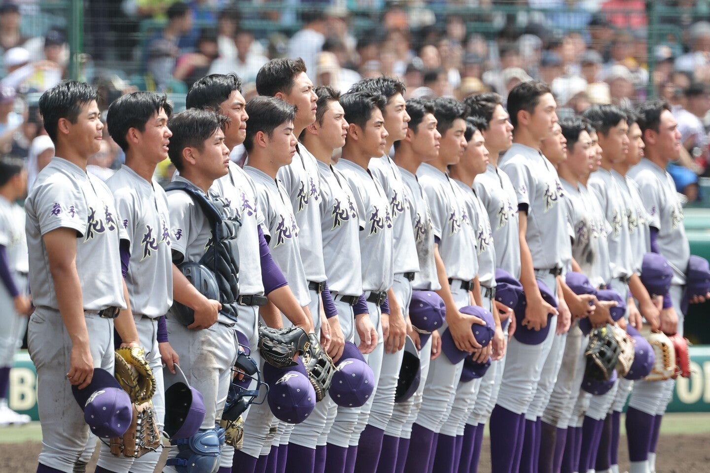 接戦を制した花巻東のナイン。部の方針は変わっても「らしさ」を貫く　写真：THE DIGEST写真部