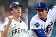 サイ・ヤング賞の本命候補とされるミジオロウスキーは７月も圧巻のピッチング。一方、大谷は左膝炎症の影響からいまだ投手として実戦復帰していない。(C) Getty Images