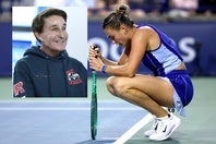 競った場面で勝ち切れない苦しい戦いが続いているサバレンカ（右）。彼女のプレー面と精神面の変化をメイシー氏（左）が指摘した。（C）Getty Images