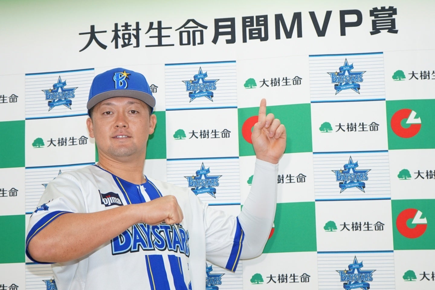 ７月の月間MVPを受賞したDeNAの牧秀悟。写真：萩原孝弘