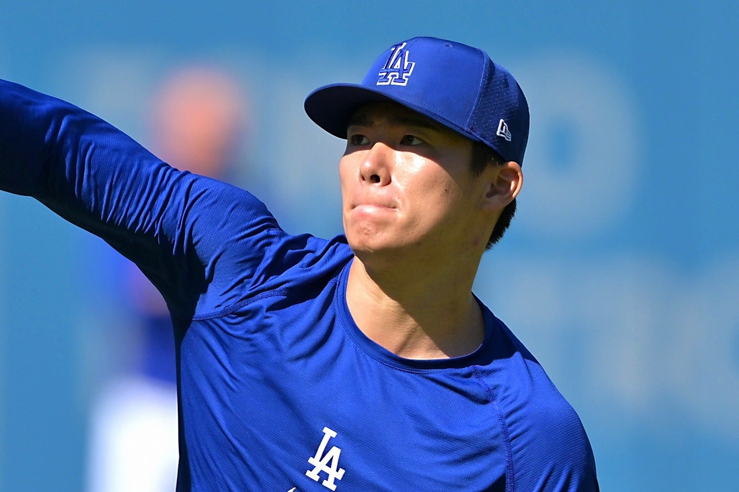 キャッチボールで異次元の正確性を見せた山本。(C)Getty Images
