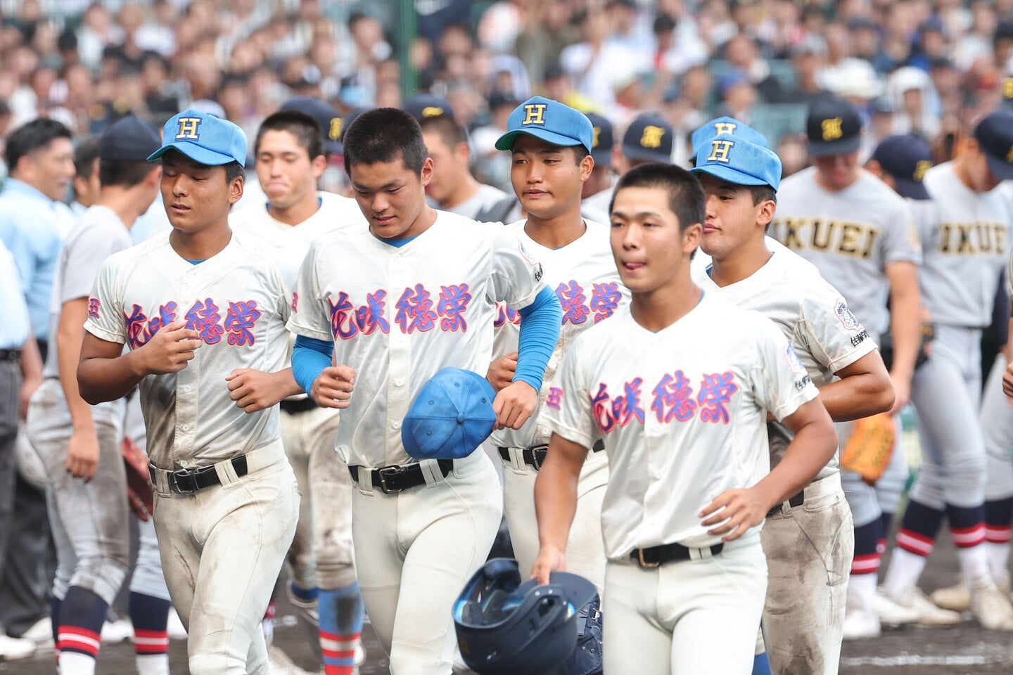 優勝候補の一角だったが、ジンクスに襲われた花咲徳栄のナイン　写真：THE DIGEST写真部
