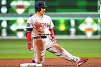 パイレーツ戦で怪我したレッドソックスの吉田。(C)Getty Images