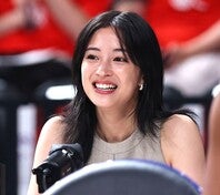 バスケの日韓戦で中継ゲストを務めた広瀬すずさん。写真：梅月智史（THE DIGEST写真部）