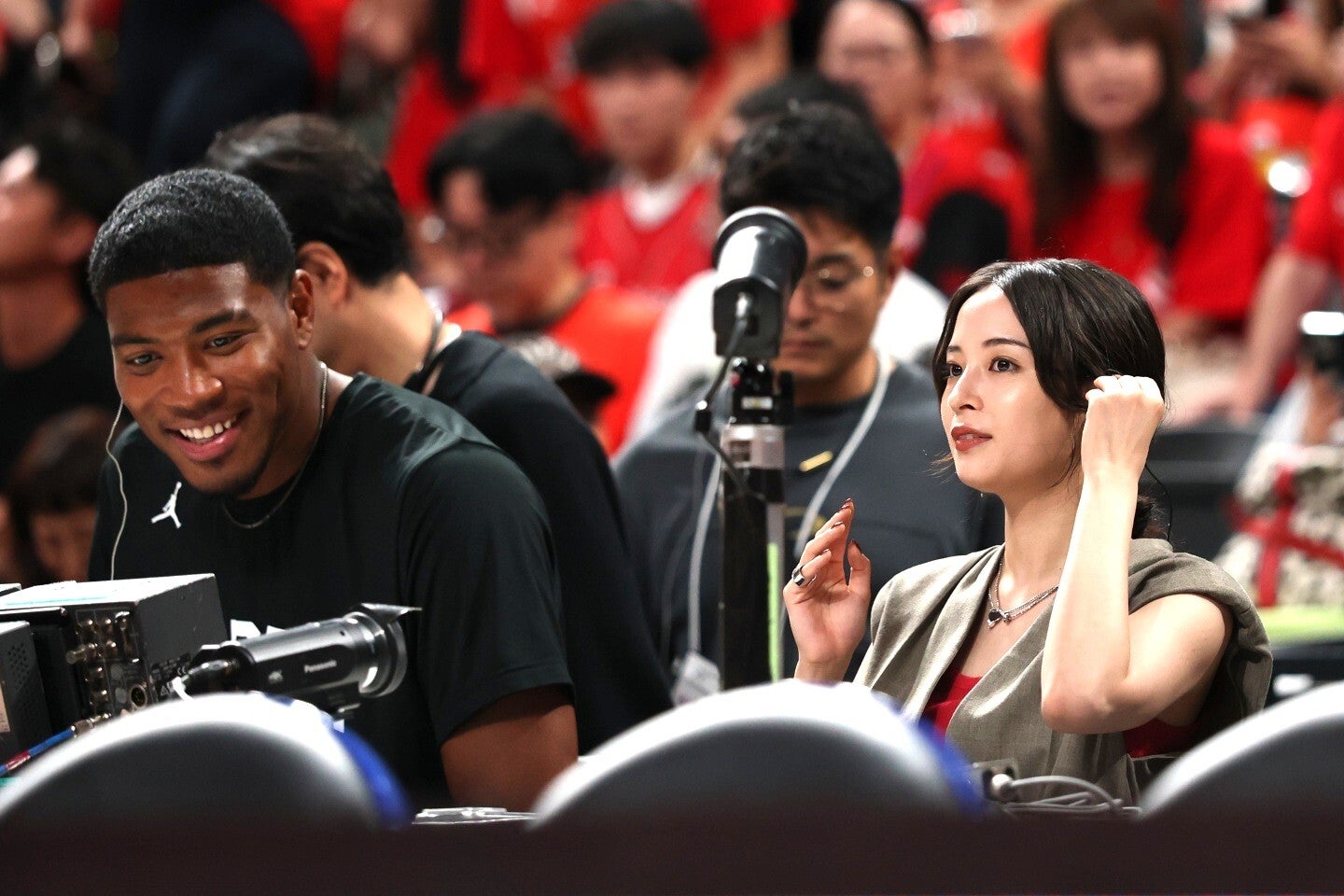 八村塁（左）とバスケの日韓戦で中継ゲストを務めた広瀬すず（右）さん。(C)Getty Images