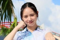 美しいピッチングフォームを披露した弥生さん。 写真：産経新聞社