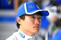 接触したリンドブラッドへ謝罪した角田。(C)Getty Images