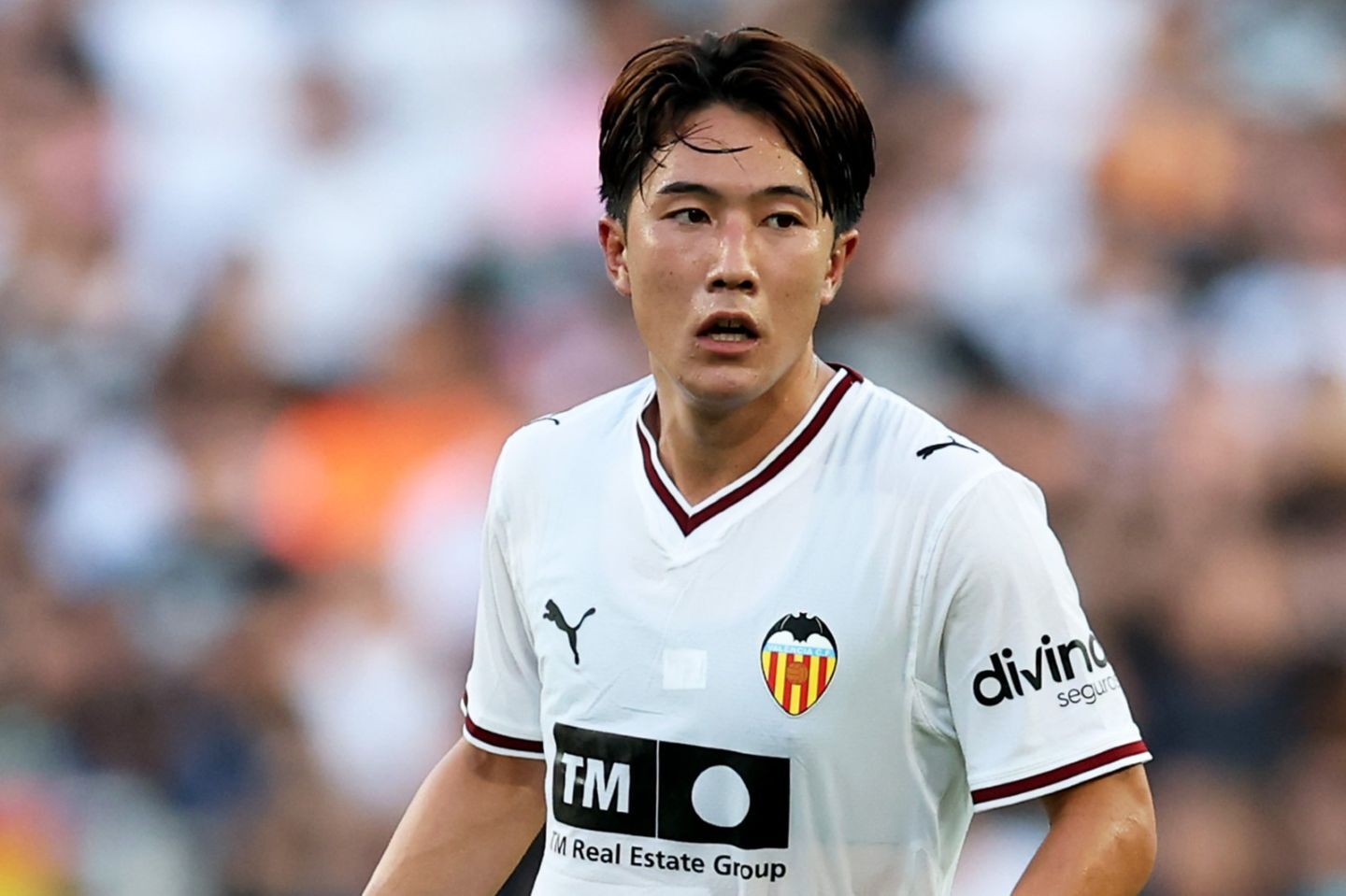 バレンシアで開幕先発デビューを果たした佐藤龍之介。今後の活躍が期待される19歳だ。(C) Getty Images