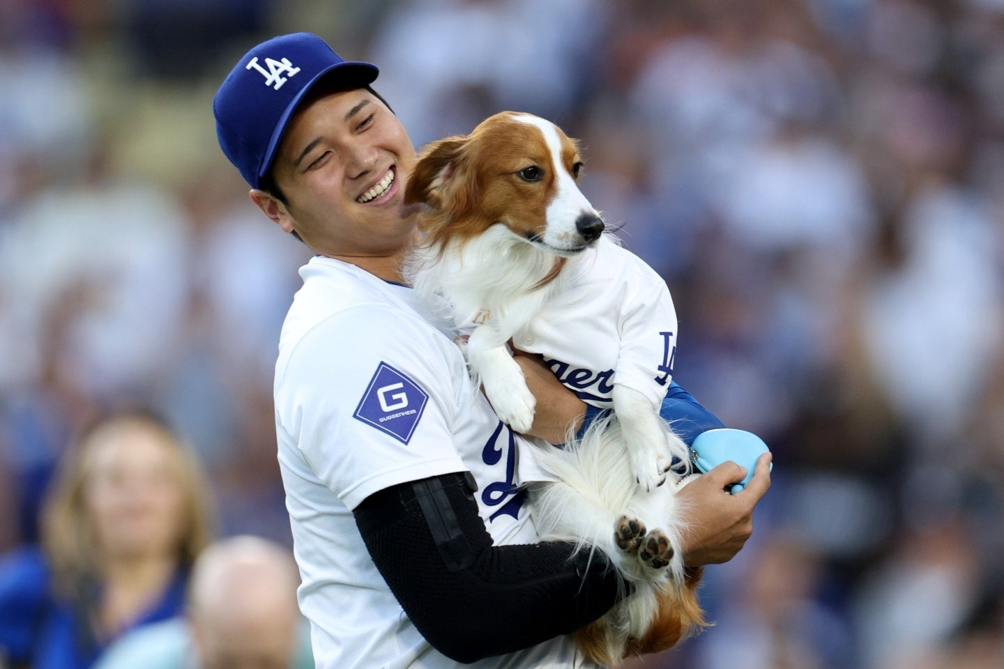 大谷とデコピンとの写真が久々に掲載された。(C)Getty Images