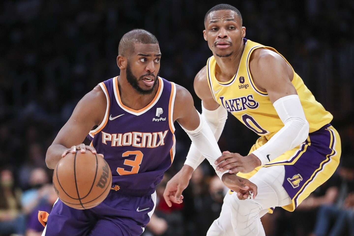 ポール（左）とウエストブルック（右）は、2010年代のNBAを代表する司令塔として輝きを放った。(C)Getty Images