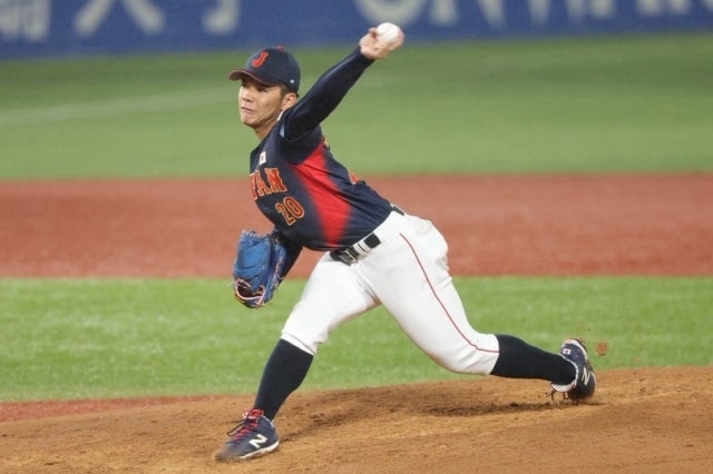 U-18日本代表との試合で勝利投手になった、大学日本代表の大城。写真：梅月智史（THE DIGEST写真部）