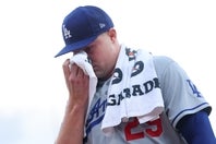 古巣のタイガース戦に先発したスクーバルが、６回１失点と好投。試合前には観客からスタンディングオベーションを受けて涙を流した。(C)Getty Images
