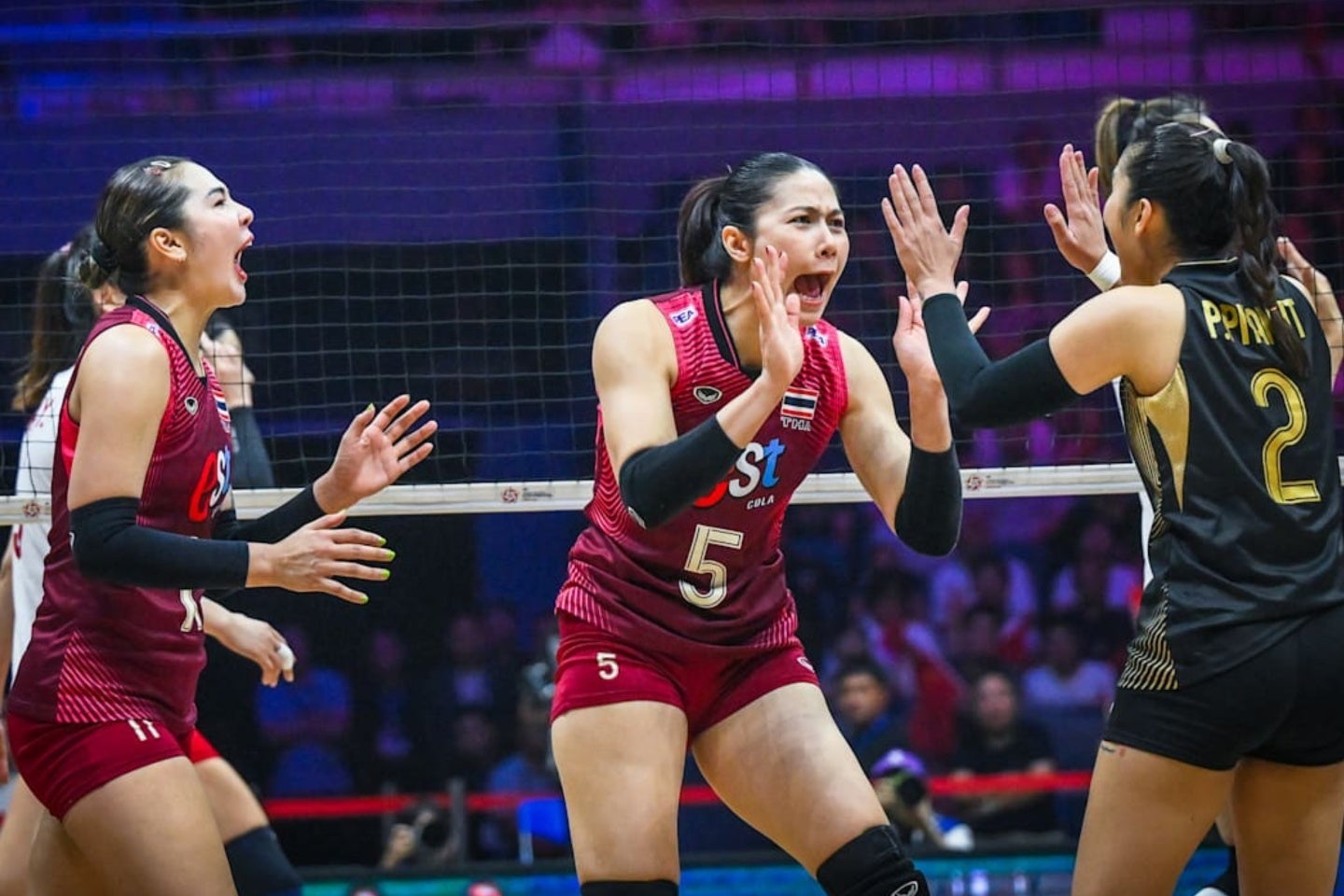 女子のアジア選手権決勝は中国とタイが対戦。タイが連覇を達成し、悲願の五輪初出場を決めた。(C)Volleyball World