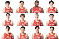 Ｗ杯アジア予選カタール戦に臨む日本代表12名。(C)日本バスケットボール協会