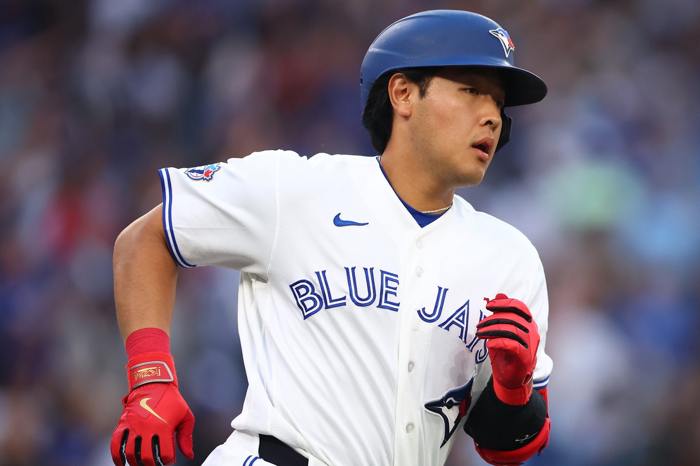 今季28号ソロを放ったブルージェイズの岡本和真。(C)Getty Images