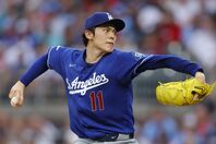 26日のブレーブス戦に先発した佐々木。右手中指のマメの影響で４回途中で降板した。(C) Getty Images