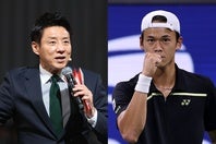 松岡氏（左）がSNSで坂本（右）の奮闘を称え、熱いエールを送った。写真：滝川敏之、（C）Getty Images