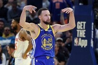 ウォリアーズは補強が進まないまま新シーズンへ。大黒柱の胸中は――。(C)Getty Images