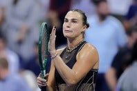 シーズン後半戦に入って精彩を欠く女王サバレンカが、記者からの曖昧な質問に対して怒りをあらわにした。(C)Getty Images