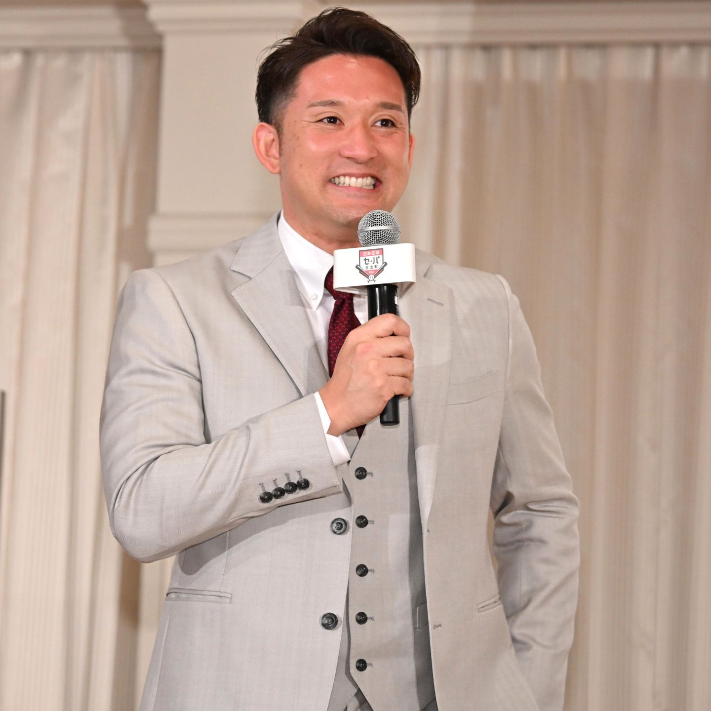 いまやバラエティ番組などに引っ張りだこの杉谷さん。ついに“俳優（自称）”としてもデビューを果たした。写真：産経新聞社