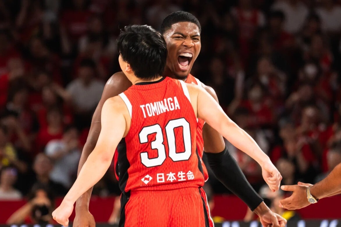 Ｗ杯アジア予選で躍動した八村と富永が、FIBA選定のトップ10プレーにランクインした。(C)FIBA