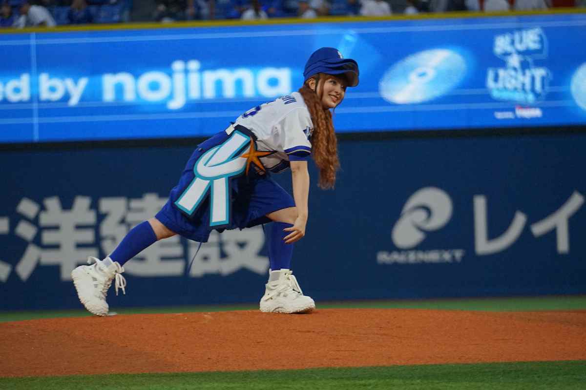 横浜スタジアムでのセレモニアルピッチに臨んだきゃりーぱみゅぱみゅさん。写真：萩原孝弘