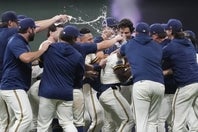 レッズ戦で圧勝し、PS進出を決めたブルワーズ。(C)Getty Images