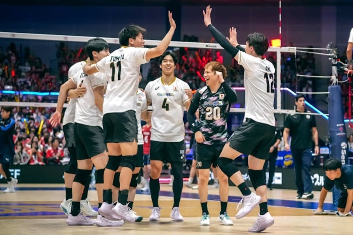 韓国を３-０のストレートで下した日本が、決勝に進出した。(C) Volleyball World