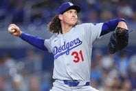 マーリンズ戦に先発登板し、４回０／３で４失点だったドジャースのタイラー・グラスノー。(C)Getty Images