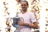 2020年大会決勝ではセットカウント2-0から逆転負けを喫していたズベレフ。再びニューヨークの大舞台に立ち、シェルトンを破って栄冠をつかんだ。（C）Getty Images