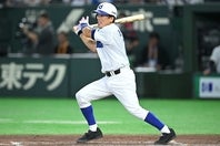 高校野球女子選抜戦に２番・ショートで出場したKOBE CHIBENの松井氏。写真：金子拓弥（THE DIGEST写真部）