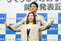 来年１月から全国ツアーを発表したりくりゅう。写真：梅月智史（THE DIGEST写真部）
