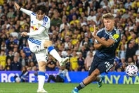 リーズの田中がニューカッスル戦に先発出場。放ったミドルが先制点につながった。(C)Getty Images