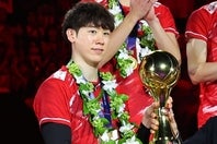 ロサンゼルス五輪の出場権を獲得したバレーボール男子日本代表。キャプテンの石川祐希ら４選手がファンのメッセージに返答した。写真：梅月智史（THE DIGEST写真部）