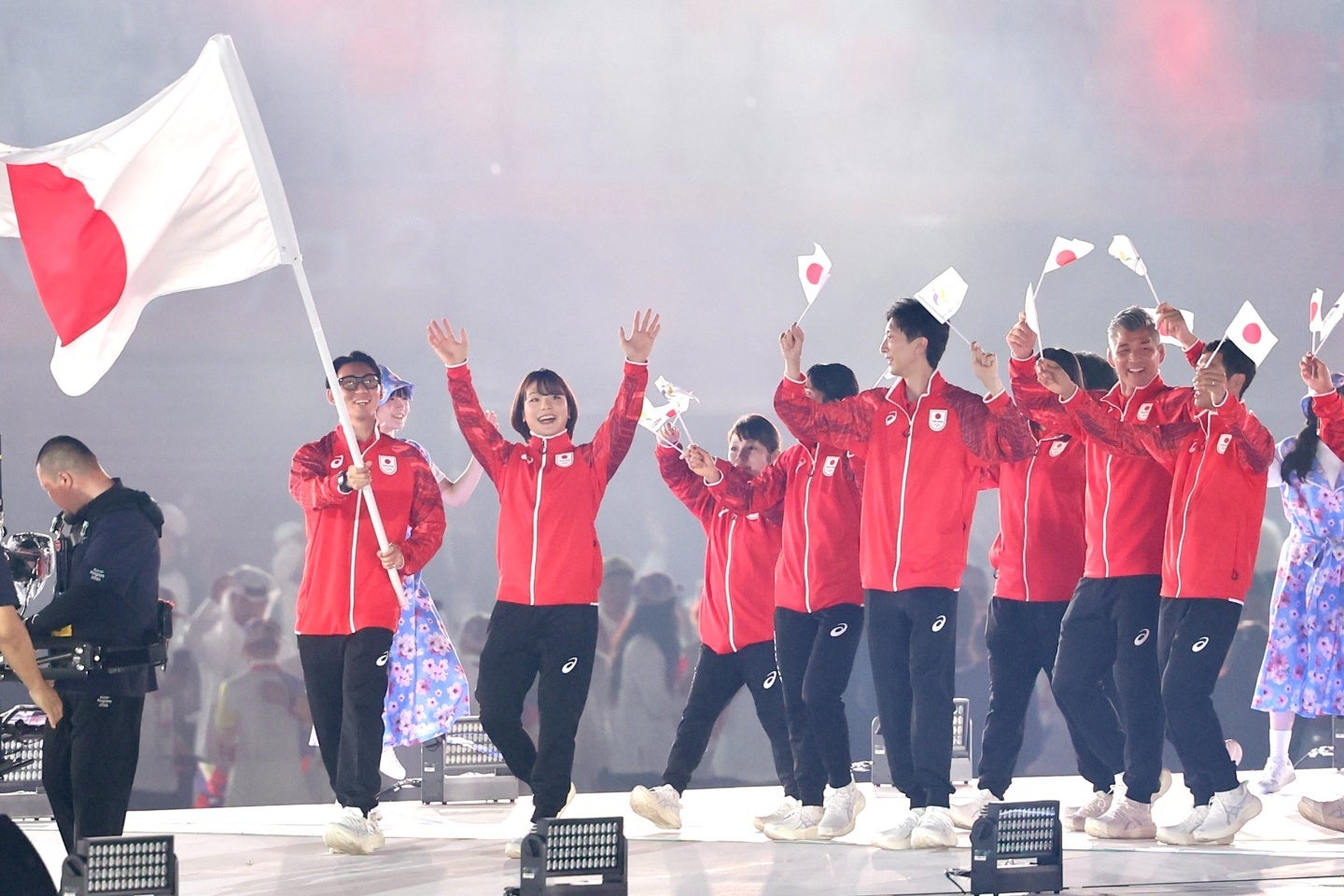アジア大会の開会式に入場した日本選手団。写真：梅月智史（THE DIGEST写真部）